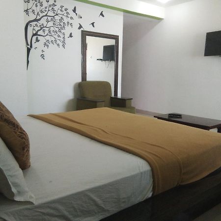 Отель Sairam Residency Тирупати Экстерьер фото